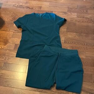 Mandala Scrub Set in Caribbean Blue medium petite